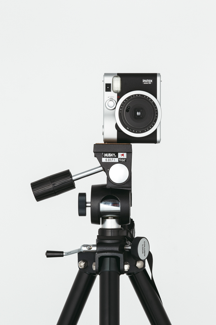 instax Sofortbildkamera, 90 FUJIFILM Mini Schwarz/Silber