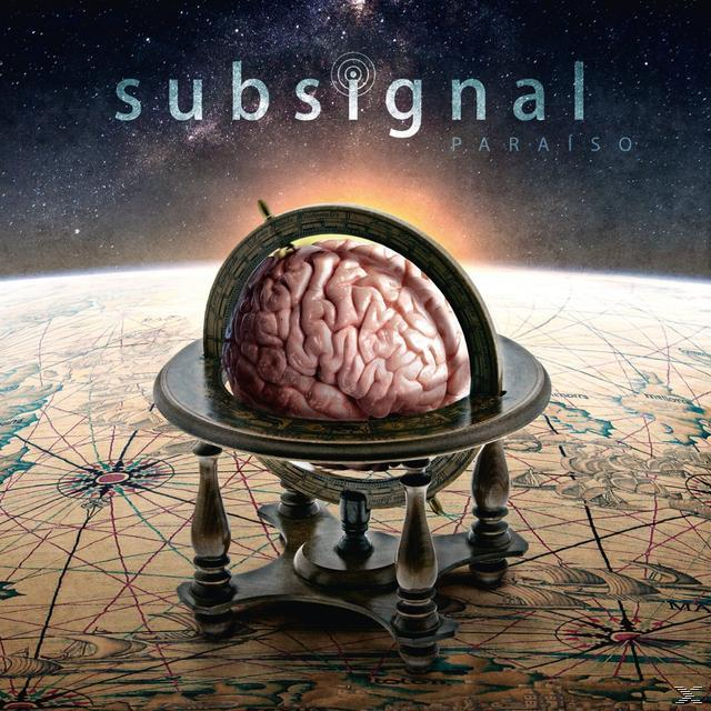 Albumcover mit Gehirn-Globus auf einem Tisch. Himmel mit Sternen, Kartenhintergrund und Text.