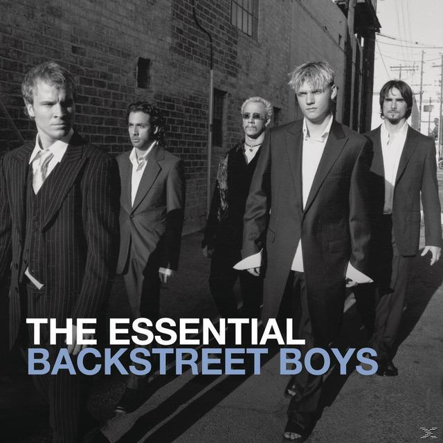 CD-Cover von 'The Essential Backstreet Boys'. Fünf Männer in Anzügen gehen eine Straße entlang.
