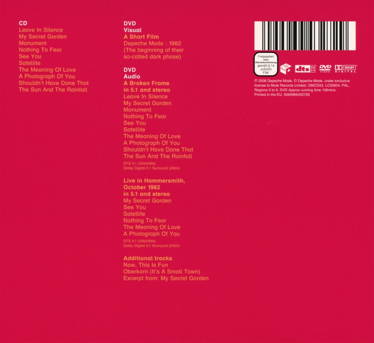 Depeche Mode CD-Cover: Text mit Auflistung der CD-, DVD- und Audioinhalte auf rotem Hintergrund.