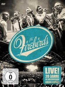 DVD-Cover von The Firebirds live. Männergruppe in Anzügen auf der Bühne. Publikum im Hintergrund.