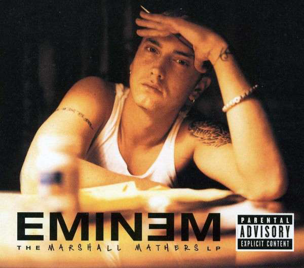 Eminem albumának borítója, 'The Marshall Mathers LP'. Eminem lefelé néz, a kezét a fején tartja.