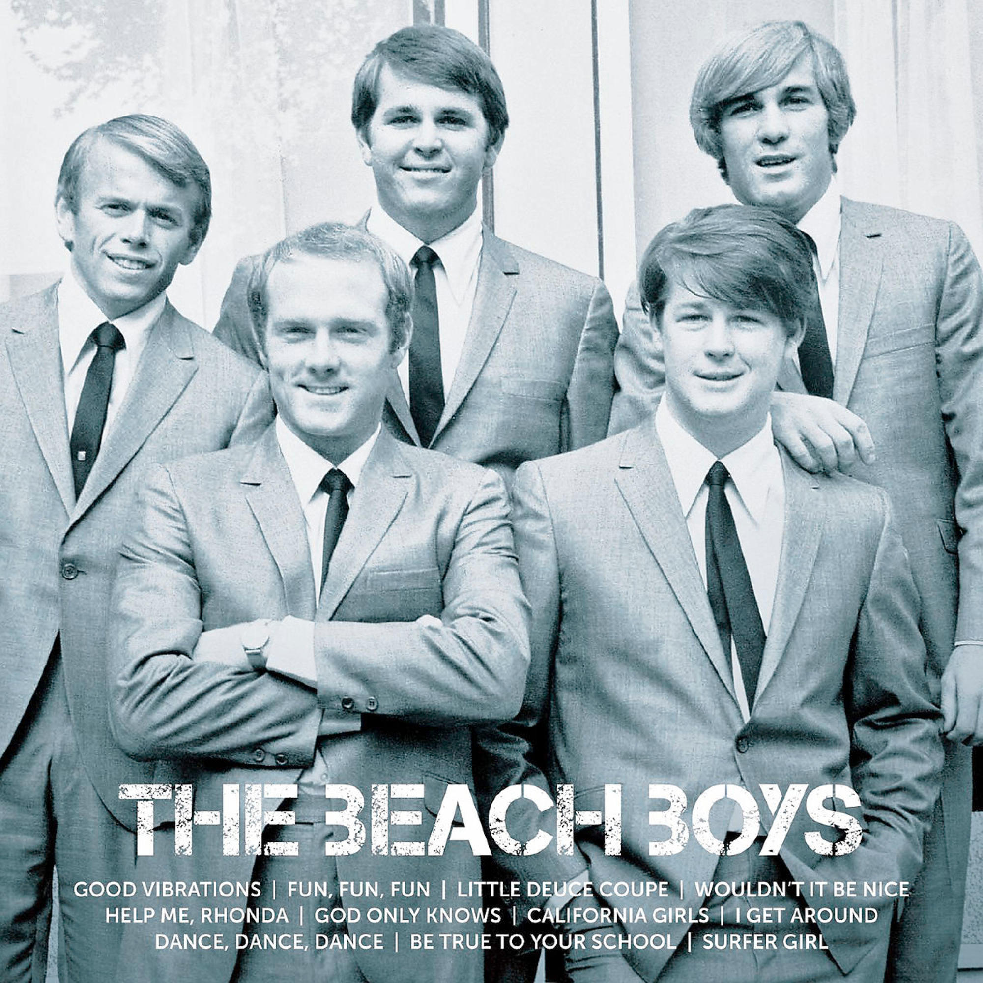 The Beach Boys, eine Band aus fünf Männern in Anzügen. Der Text lautet 'The Beach Boys' mit Albumtiteln darunter.