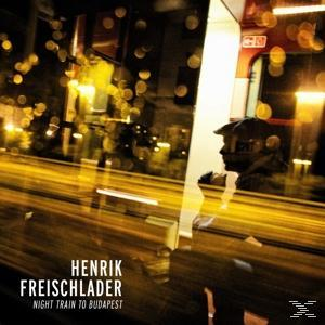 Albumcover mit Nachtszene. Gelbe Lichter, Zugreflexion und Personensilhouette.