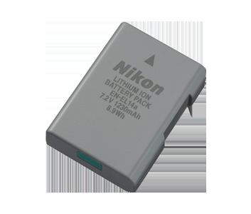Ein graues Nikon Lithium-Ionen-Akkupack. Es hat Text und einen grünen Knopf.  EN-EL14a Beschriftung.