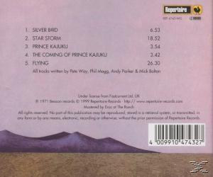 Rückseite eines CD-Covers mit einer Titelliste, Texten und Credits mit lila Hintergrund und Bergen.