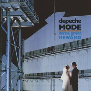 Albumcover. Ein Paar vor einem großen, weißen Gebäude. Der Titel lautet 'Some Great Reward'.