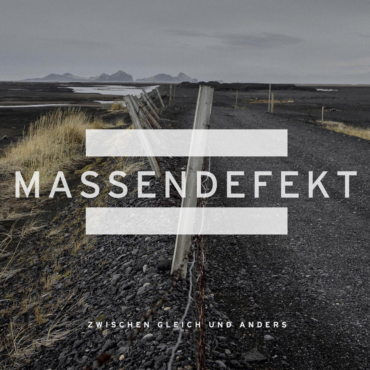 Massendefekt - Zwischen Gleich Und Anders  - (CD)