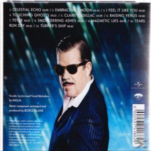 Mann mit Sonnenbrille, blauem Anzug, weißem Hemd und Schnurrbart auf einem CD-Cover mit Songtiteln.
