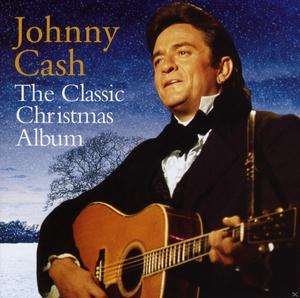 Johnny Cash mit Gitarre. Blauer Hintergrund, Schnee und Baum.