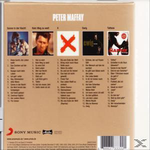 CD-Cover, Peter Maffay, verschiedene Albumcover mit Songs, brauner Hintergrund.