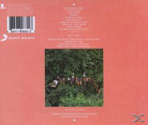 Albumcover, dunkel mit Text und einem kleinen Bild von Leuten in einem Wald, einem Barcode und dem Sony Music Logo.