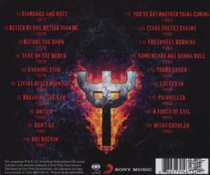 CD-Rückseite: Titelliste mit metallischem Logo und Flammen.