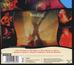 Album borító egy zenekarral a színpadon. Cím: 'Judas Priest'.
