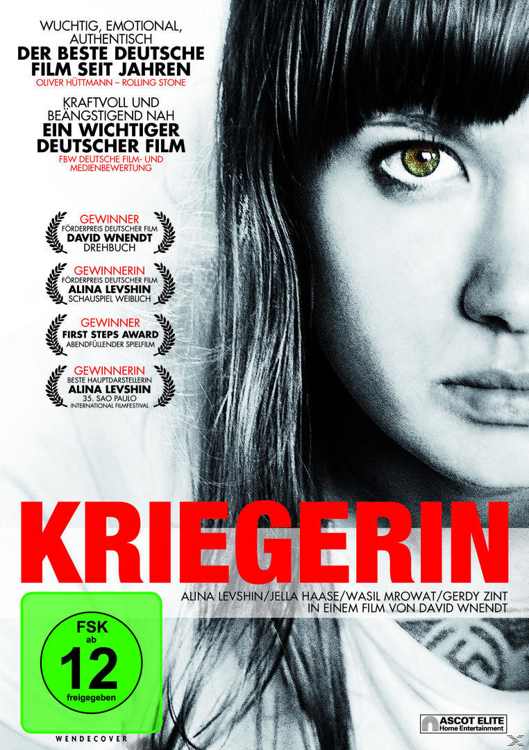 Film-DVD-Cover. Das Gesicht einer Frau ist zentriert, mit dem Titel 'Kriegerin' und Auszeichnungen.