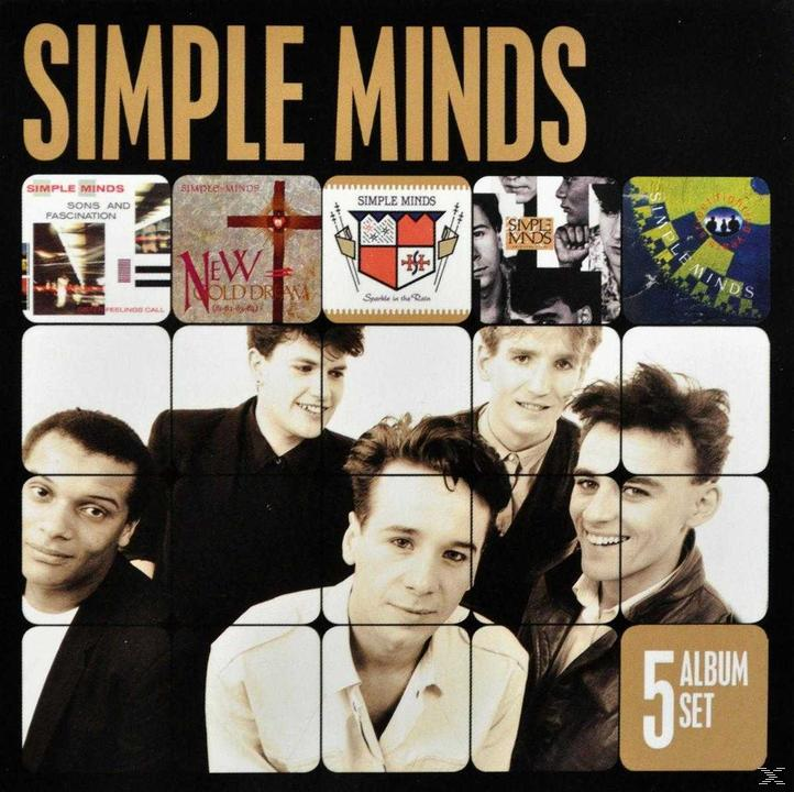 Albumcover mit Simple Minds Bandmitgliedern und mehreren Albumcovern in einem 5-Album-Set.