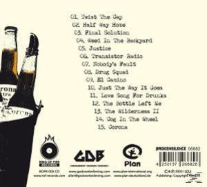 CD-Rückseite. Songtitel und Künstlerdetails, mit zwei Bierflaschen auf der linken Seite.