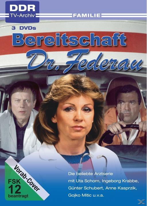 DVD-Cover mit Personen in einem Auto, mit dem Text 'Bereitschaft Dr. Federau'. Der Hintergrund ist blau.