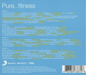 Rückseite einer CD mit Songtiteln verschiedener Künstler. Der Hintergrund ist hellblau mit weißem Barcode.