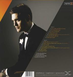 Album-Rückseite mit einem Mann im Smoking. Die Trackliste befindet sich an der Seite, mit Künstlername und Album-Info.