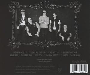 Albumcover: Bandmitglieder in einem Rahmen. Text 'Shepherd of Fire' und Album-Trackliste.