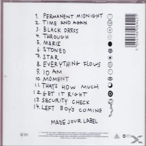 Albumcover mit Titelliste. Ein weißer Hintergrund mit handschriftlichem Text und Symbolen. Made Jour Label steht unten.