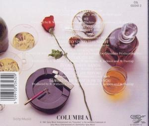 Rückseite eines CD-Covers mit einer roten Rose, einem Aschenbecher und einem Weinglas.