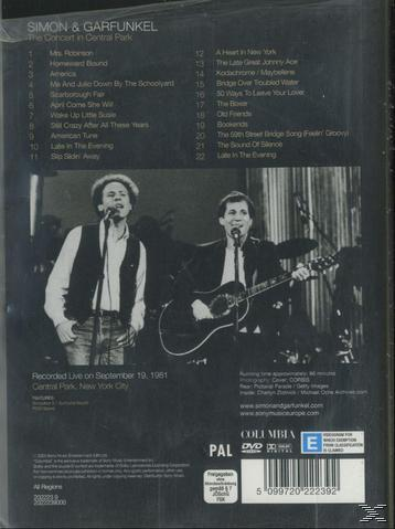 Simon & Garfunkel live auf DVD. Sie singen mit Gitarren. Text listet die gesungenen Lieder.