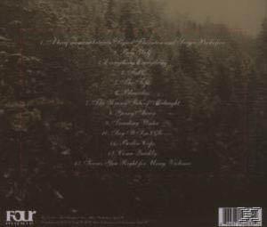 Rückseite einer CD mit Titelliste und Text auf braunem Hintergrund mit waldartigem Aussehen.
