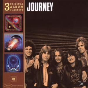 Journey Albumcover mit Bandmitgliedern und drei kleineren Albumcovern auf der linken Seite.