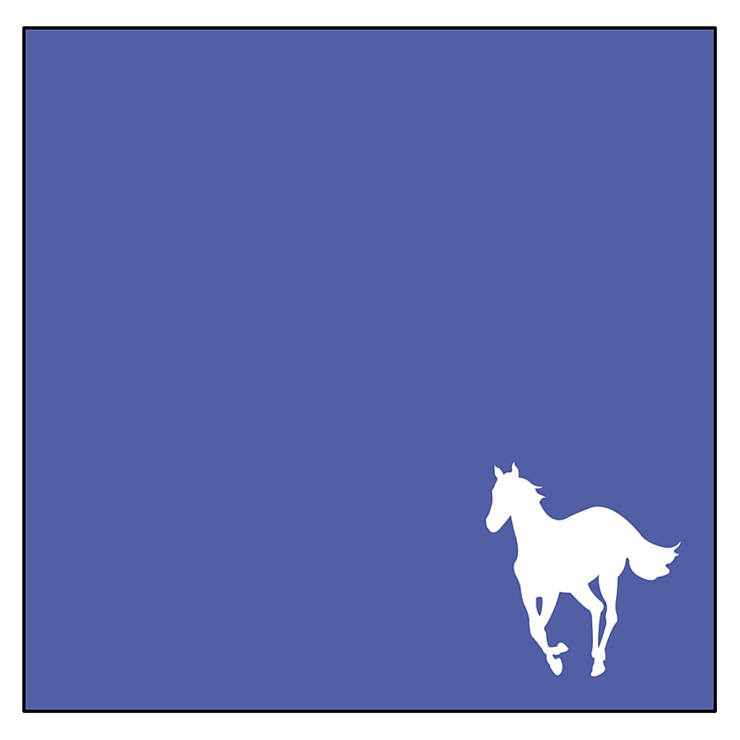 Ein weißes Pferd, das auf blauem Hintergrund mit schwarzem Rand nach rechts rennt.
