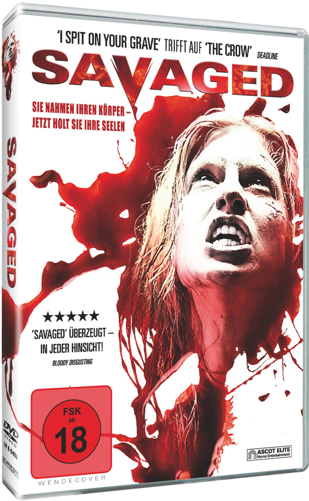 DVD-Cover. Gesicht einer Frau, Blut. Text: 'Savaged'. Rotes und weißes Farbschema.