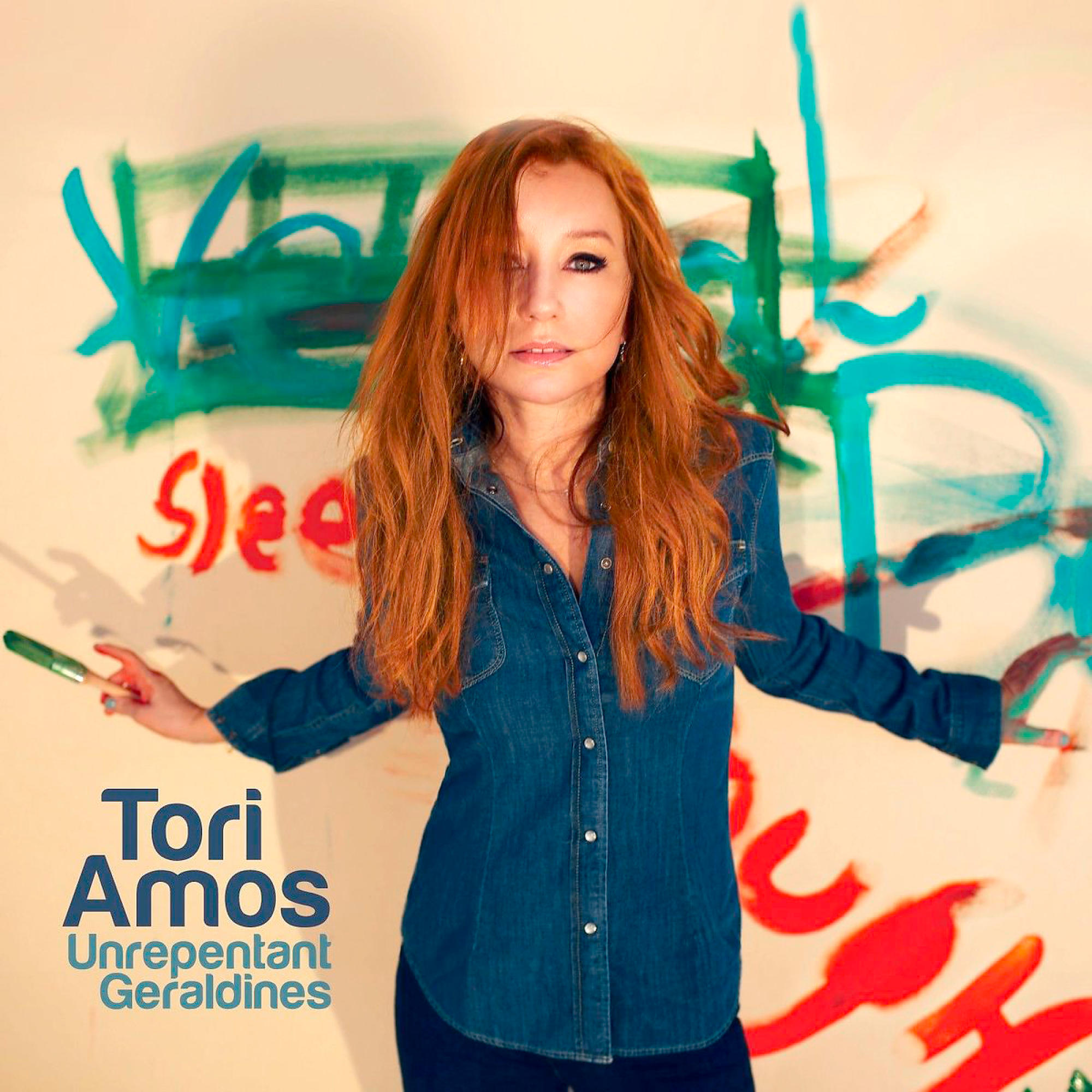 Albumcover mit einer Frau, die einen Pinsel hält. Im Hintergrund befinden sich farbige Schriftzüge.