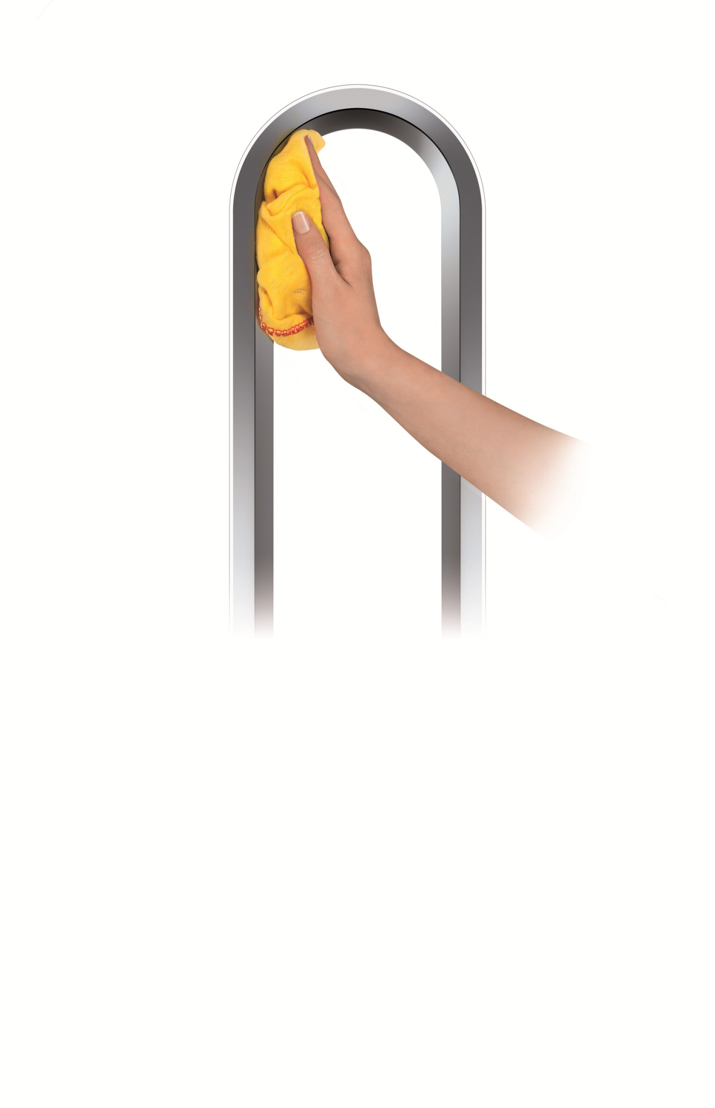 Eine Hand mit einem gelben Tuch reinigt einen silbernen Griff.