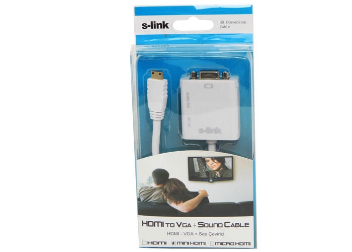Ambalaj içinde HDMI - VGA ve ses kablosu. Bir çift, ambalajın arkasında TV izliyor.