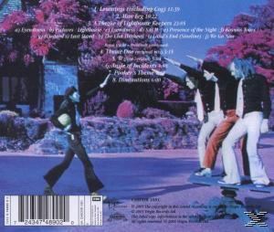 Albumcover. Rückansicht einer Band auf einer Straße, mit einem Mann, der auf die Kamera zugeht. Text auf der Rückseite.