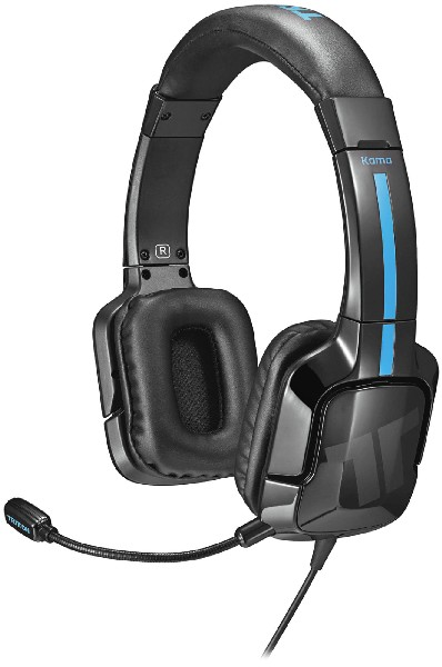 Auriculares para juegos negros y plateados con micrófono.