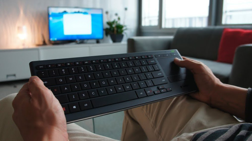 LOGITECH K830, Tastatur, kabellos, Schwarz