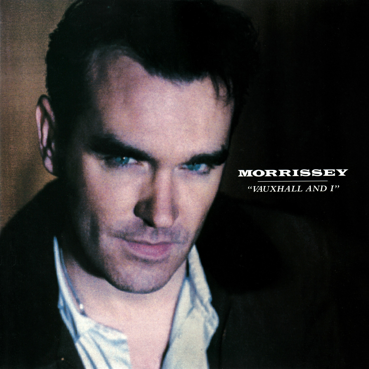 Album borító Morrissey arcával. Sötét háttér, "Vauxhall And I" szöveg.