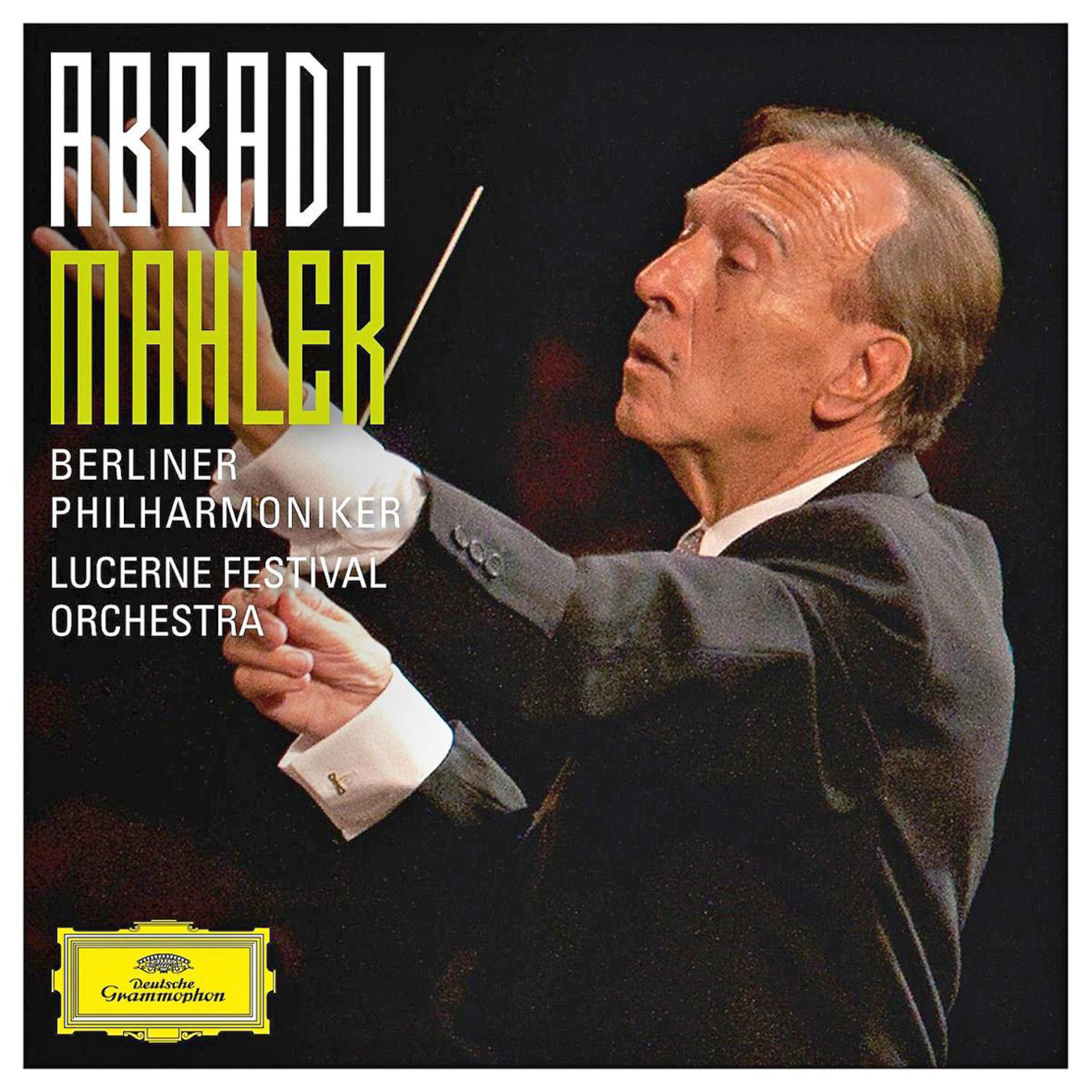 Albumcover mit einem Dirigenten im Anzug, mit Taktstock, Text 'Abbado Mahler' und Orchesterdetails.