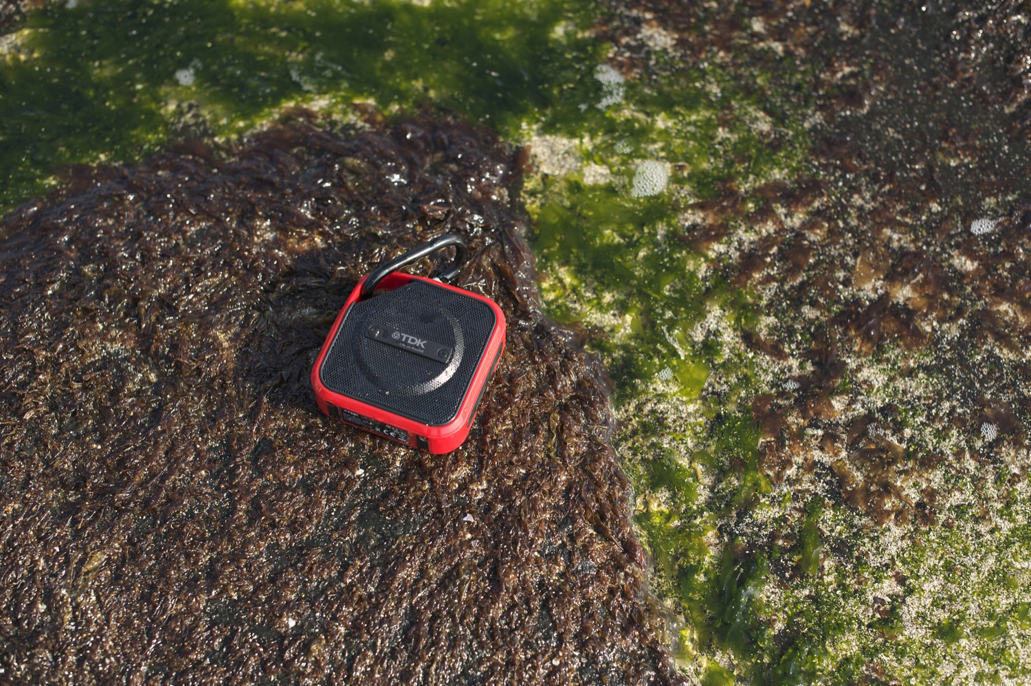 TDK Trek Mikro Bluetooth Lautsprecher, Rot, Wasserfest