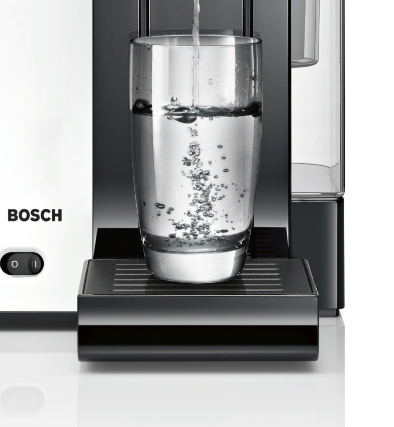 BOSCH THD 2023 Wasserkocher, Schwarz/Weiß