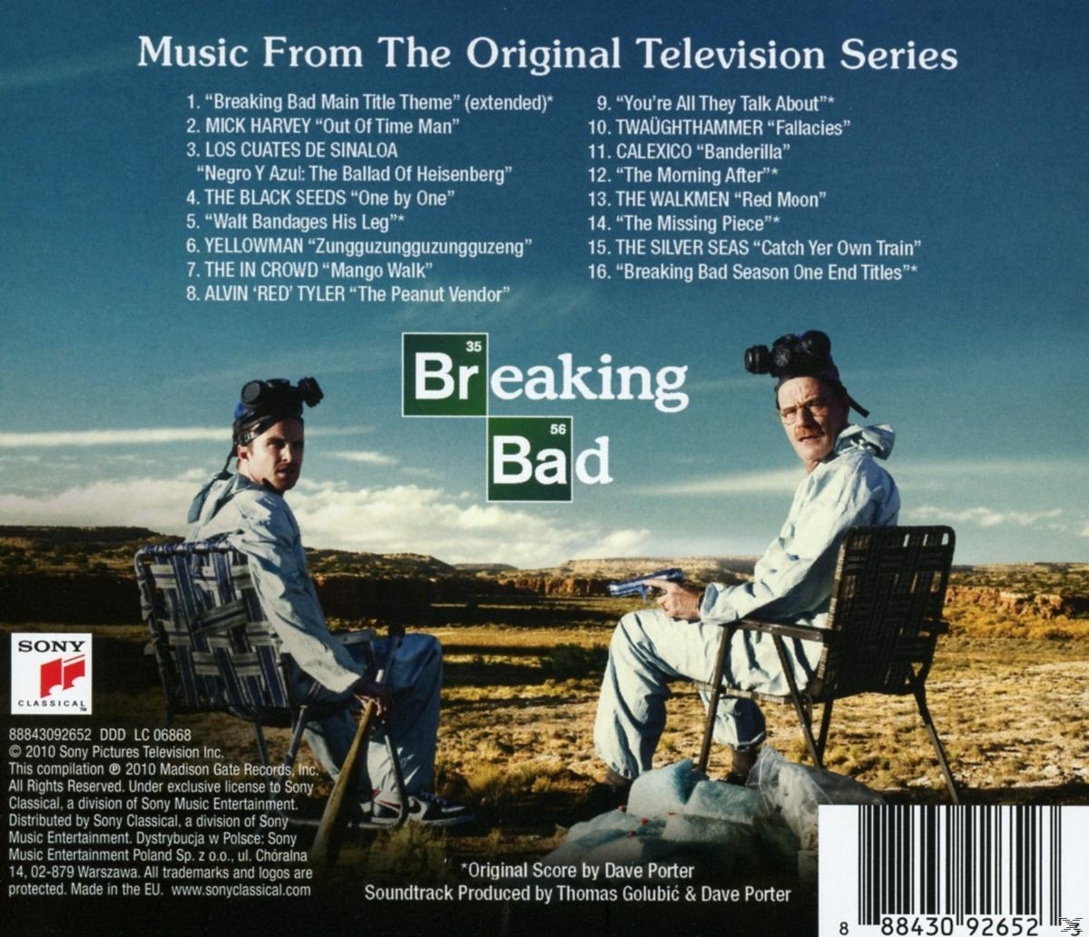 Breaking Bad TV-Serien-Soundtrack-Cover. Zwei Männer in Schutzanzügen sitzen auf Stühlen. Der Titel steht in der Mitte.