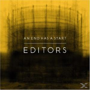 Editors Albumcover, gelb-schwarzer abstrakter Hintergrund, weißer Text 'An End Has A Start'.