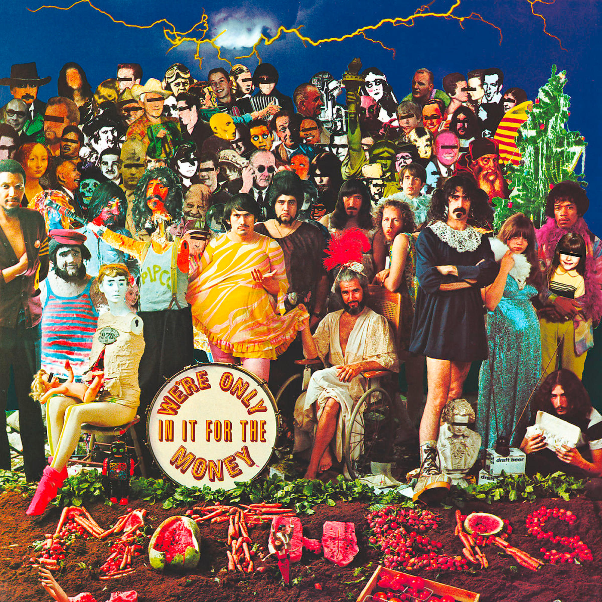 Albumhoes met veel figuren en een drumstel met de tekst: "We're Only In It For The Money".
