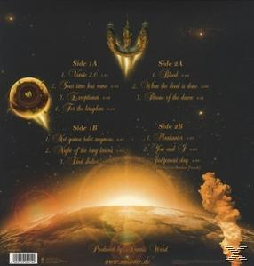 Album-Rückseite mit Titelliste, gold- und dunkelraumthematisch.