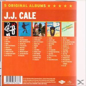 Rückseite des J.J. Cale-Albums. Zeigt 5 Albumcover, Titellisten und Urheberrechtsinformationen auf orangefarbenem Hintergrund.