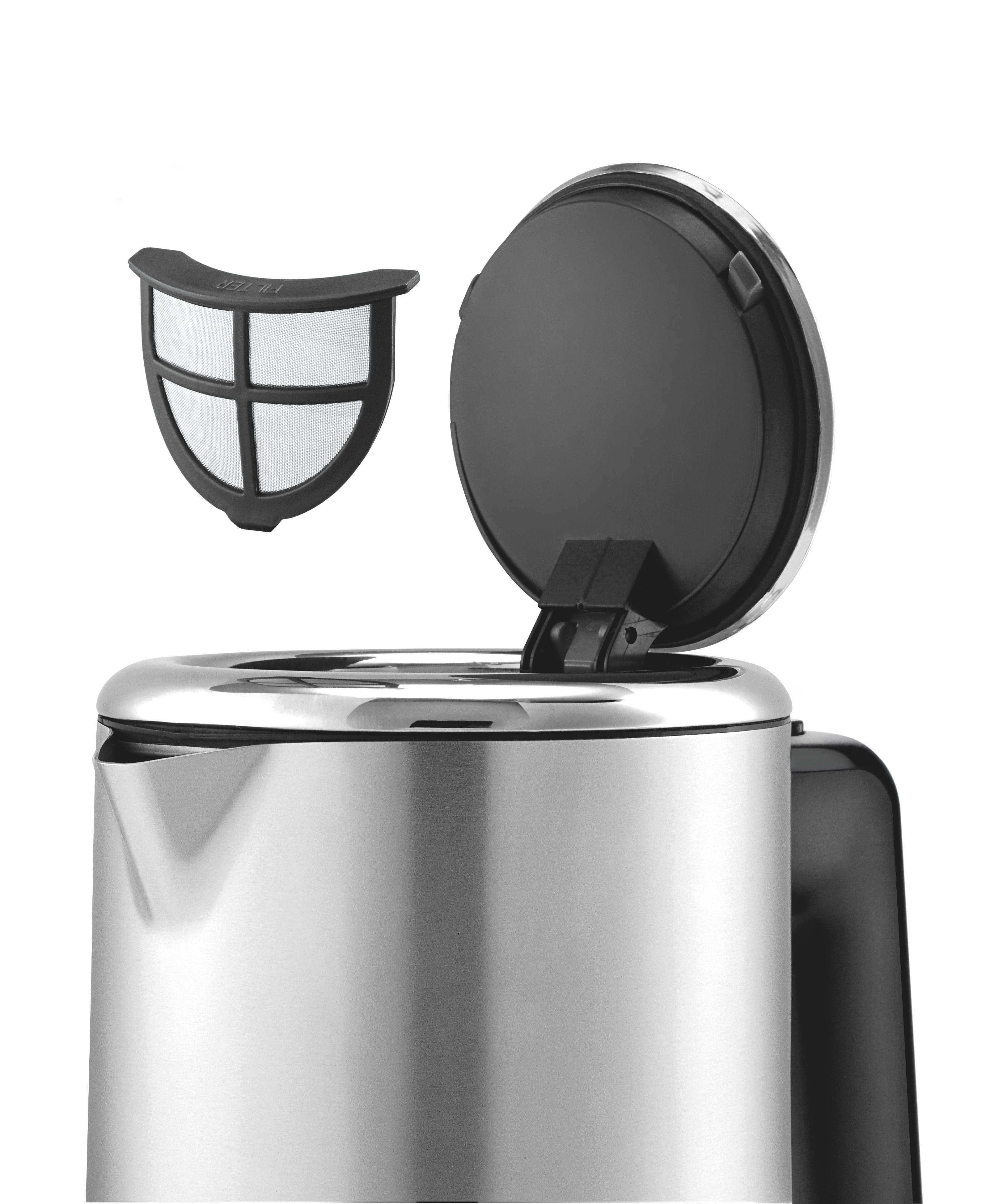 Nahaufnahme eines silbernen Wasserkochers mit schwarzem Deckel und Filter. Filter über dem Deckel.