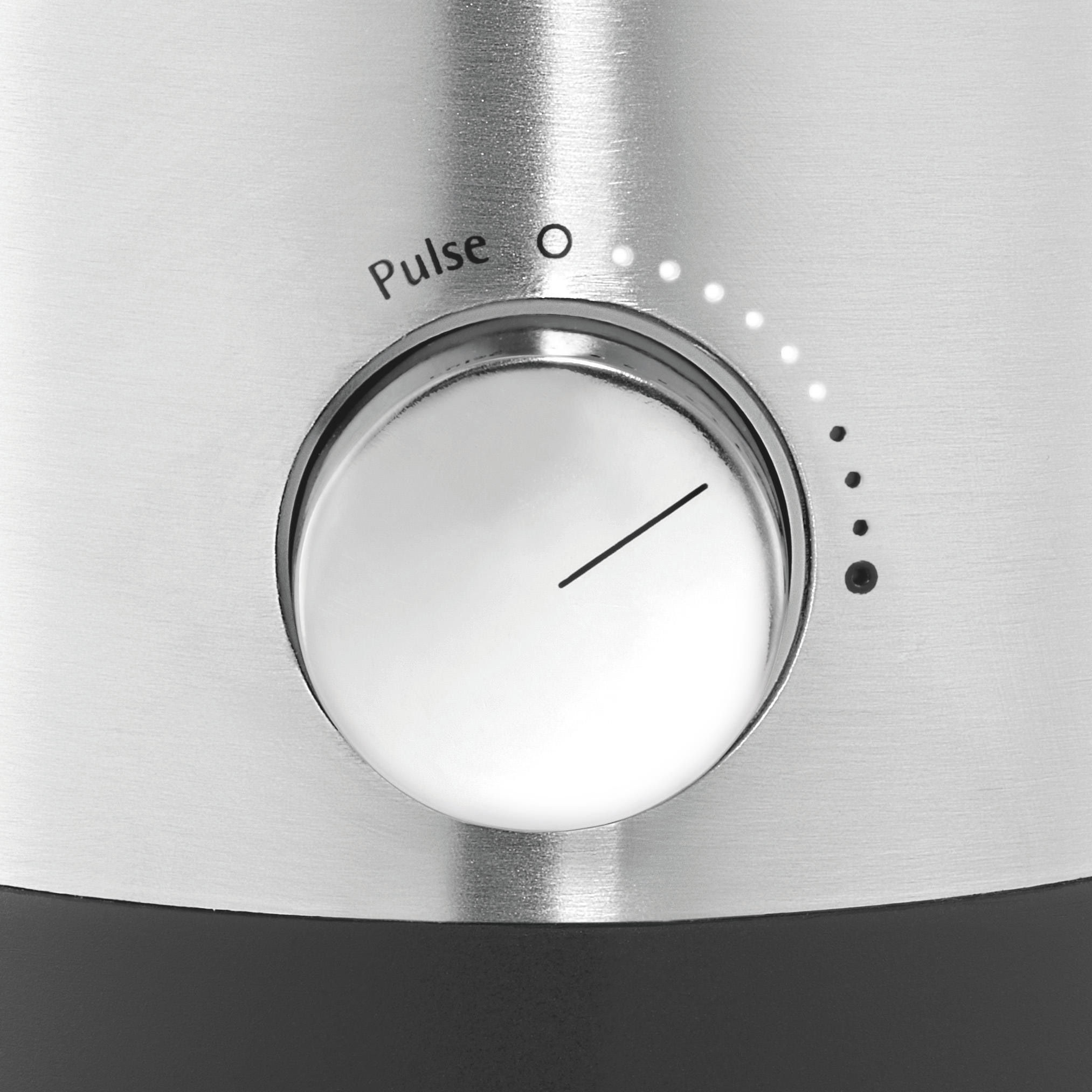 Close up of a blender's dial with a pulse setting.