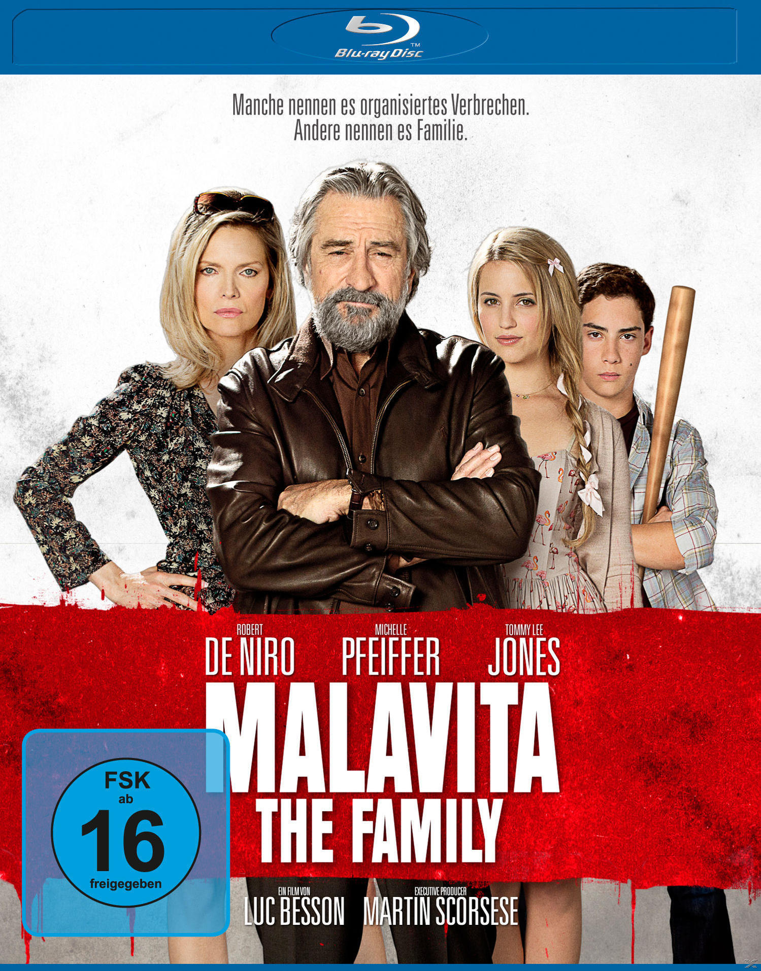 Filmposter mit vier Personen, Titel 'Malavita The Family', roter und weißer Hintergrund.